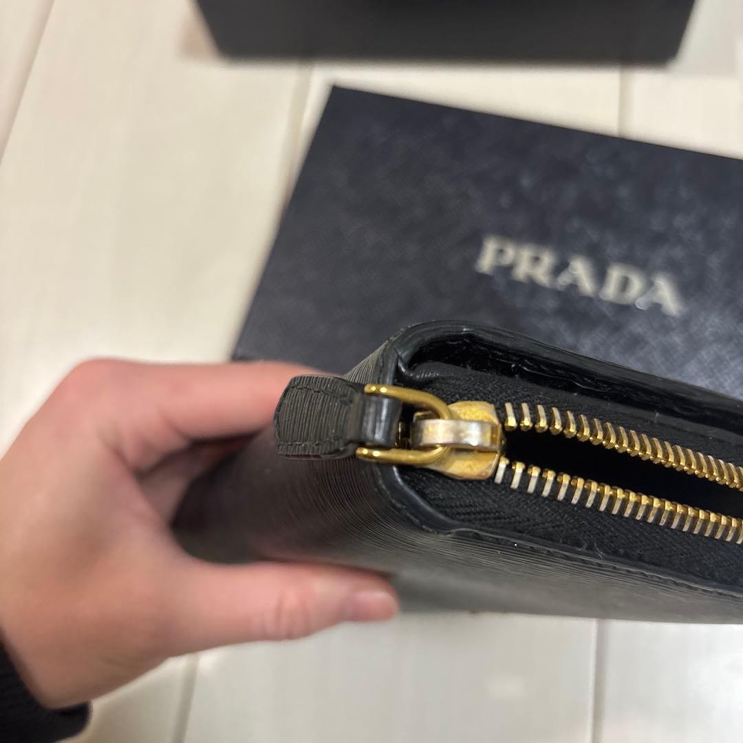 PRADA エピレザー グレー長財布(箱付き)