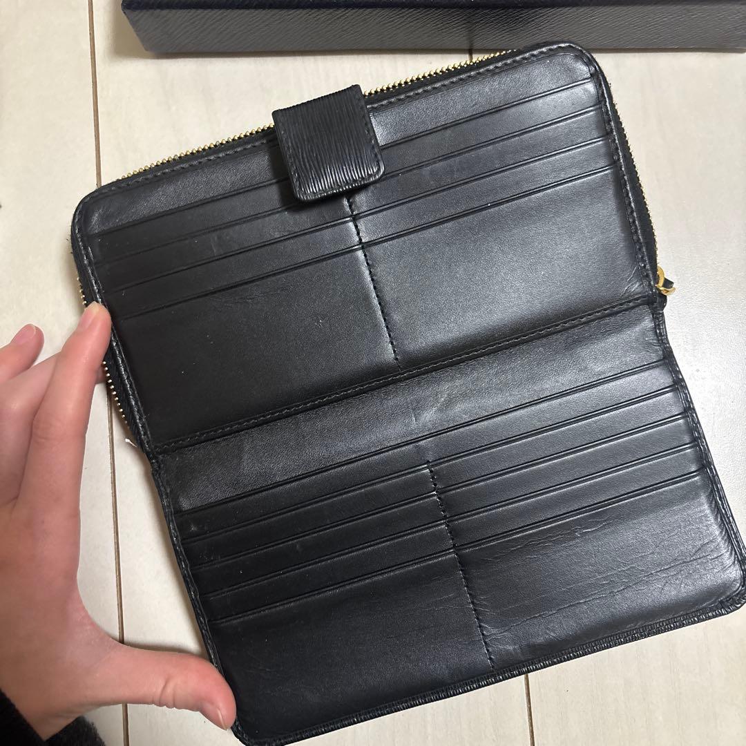 PRADA エピレザー グレー長財布(箱付き)