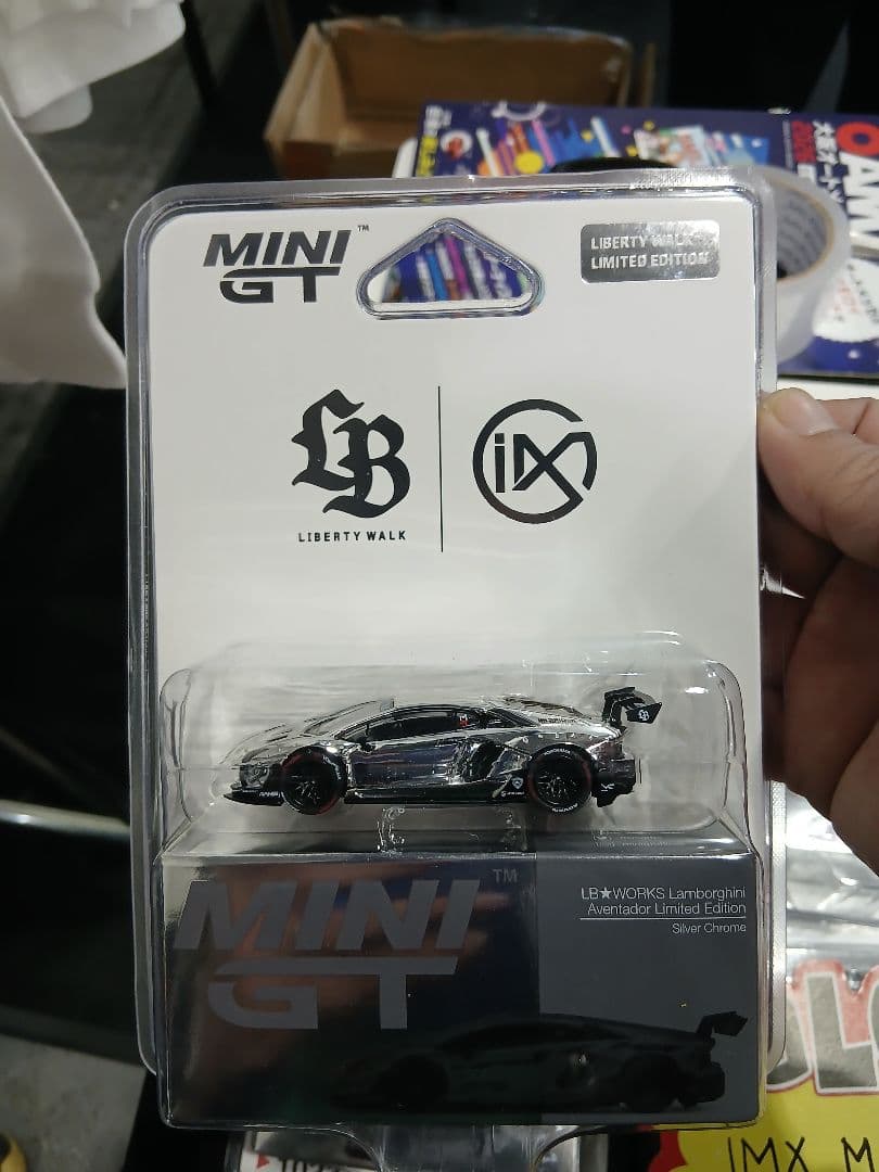 MINI GT LBWK ランボルギーニ アヴェンタドール