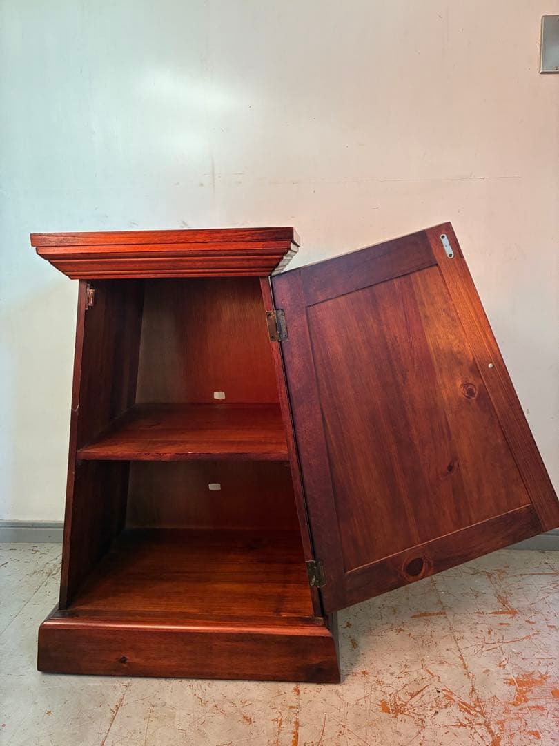 イギリス製　Pier One ヴィンテージキャビネット　オーク材