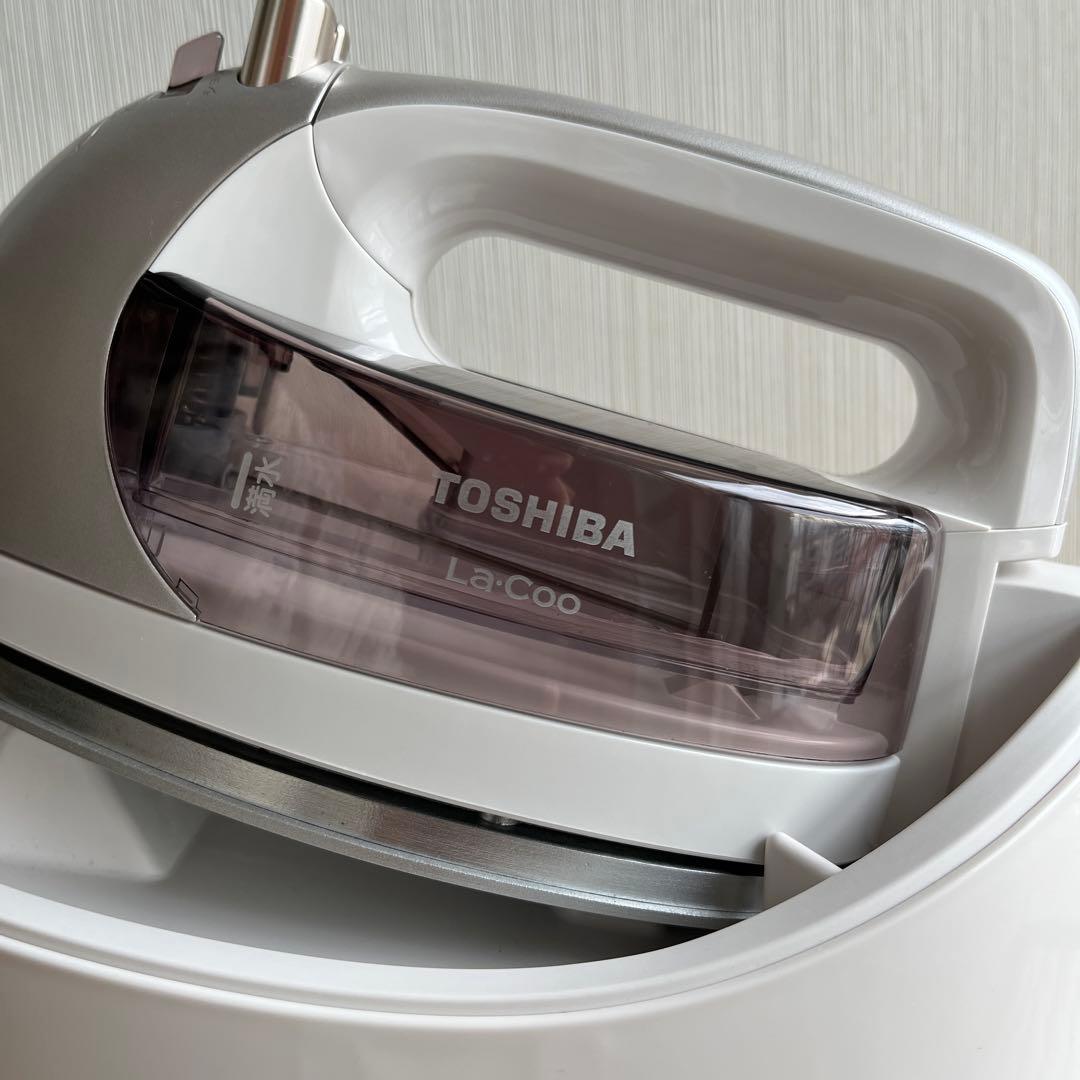 東芝コードレススチームアイロン　TA-FDX770