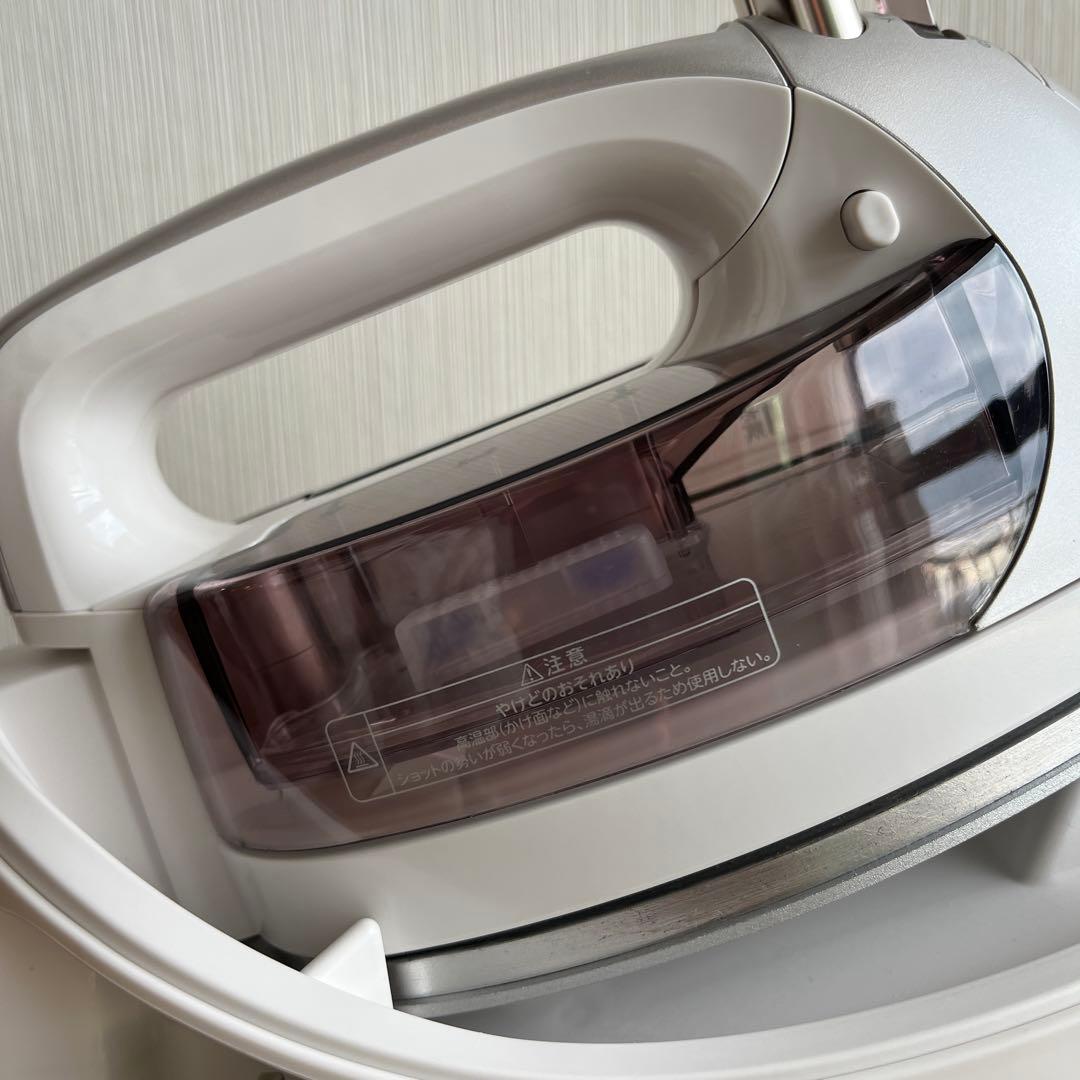 東芝コードレススチームアイロン　TA-FDX770