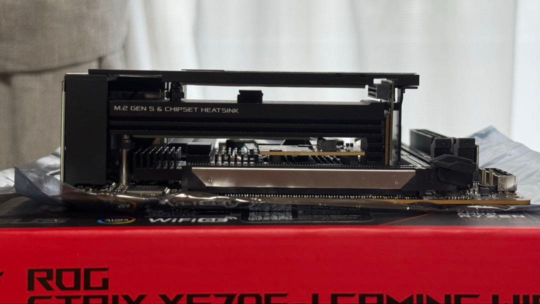 マザーボード ASUS ROG STRIX X670E-I GAMING WIFI