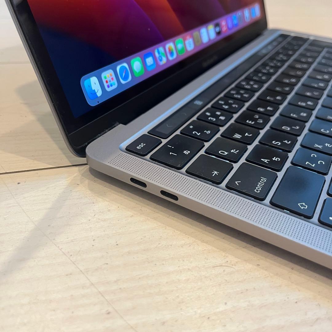 MacBook本体 MacBookPro 2022 M2 / 16GB / SSD256