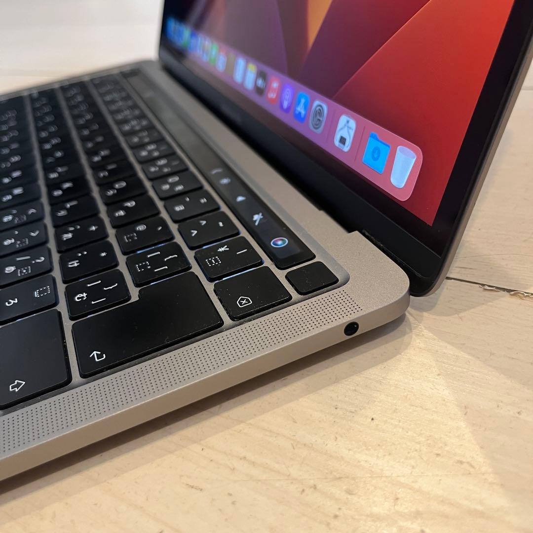 MacBook本体 MacBookPro 2022 M2 / 16GB / SSD256