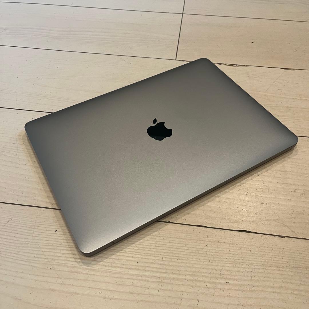 MacBook本体 MacBookPro 2022 M2 / 16GB / SSD256