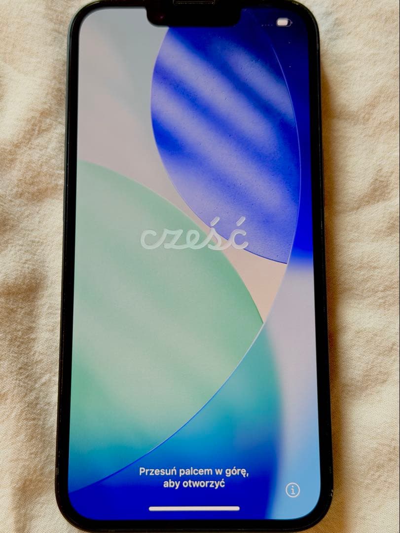 iPhone 16e 128GB SIM フリー + 純正シリコンケース