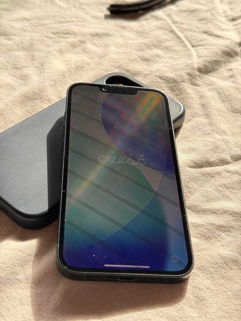 iPhone 16e 128GB SIM フリー + 純正シリコンケース