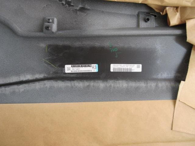 【新品・未使用】MODELLISTA ハリアー80系 右側サイドスカート（白）