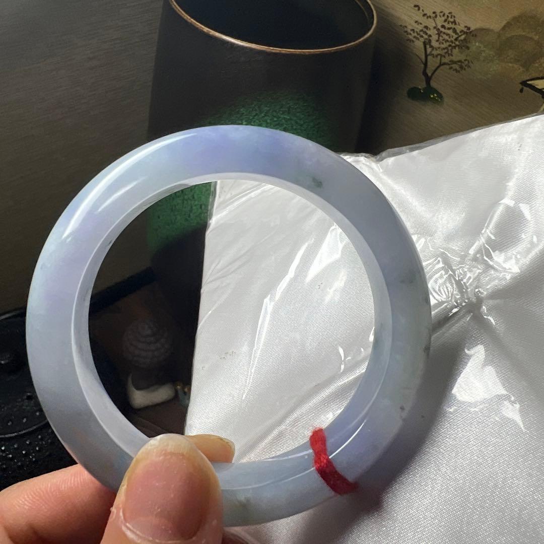 本翡翠、レアラベンダー緑花柄バングル　〜56