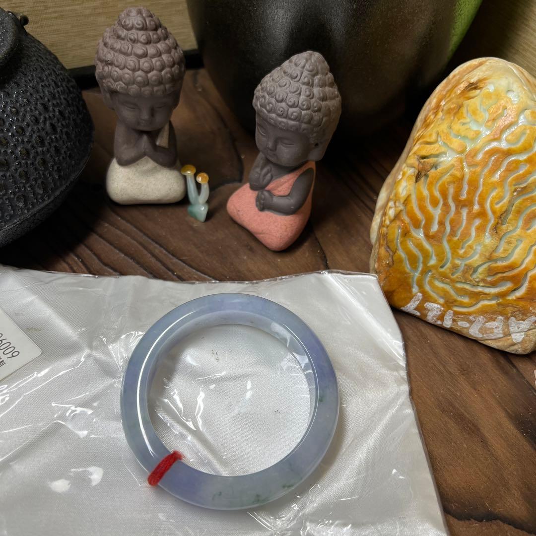 本翡翠、レアラベンダー緑花柄バングル　〜56