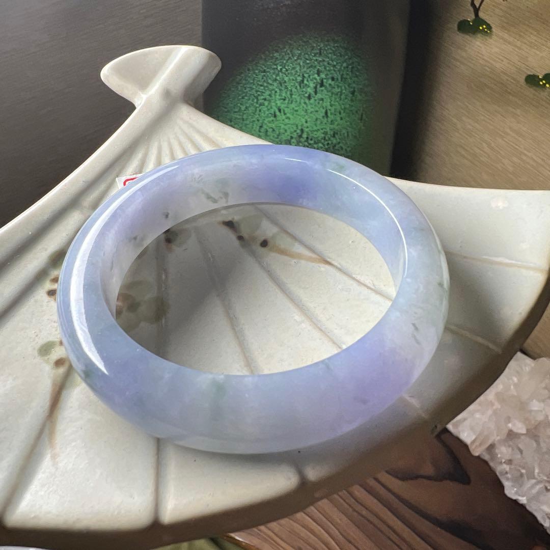 本翡翠、レアラベンダー緑花柄バングル　〜56