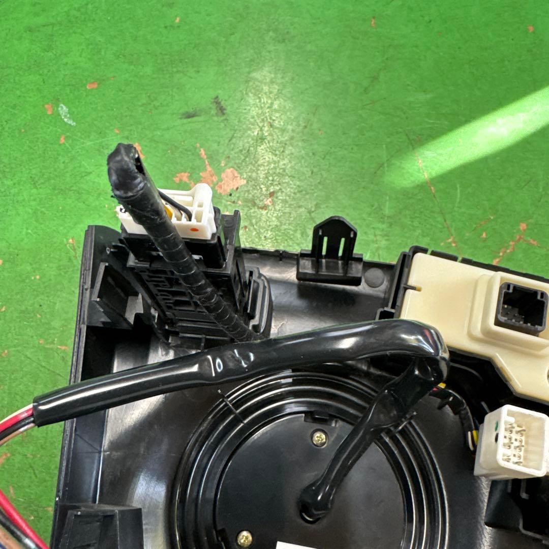 トヨタ　プリウス30 TOM'S シフトスイッチ　中古品