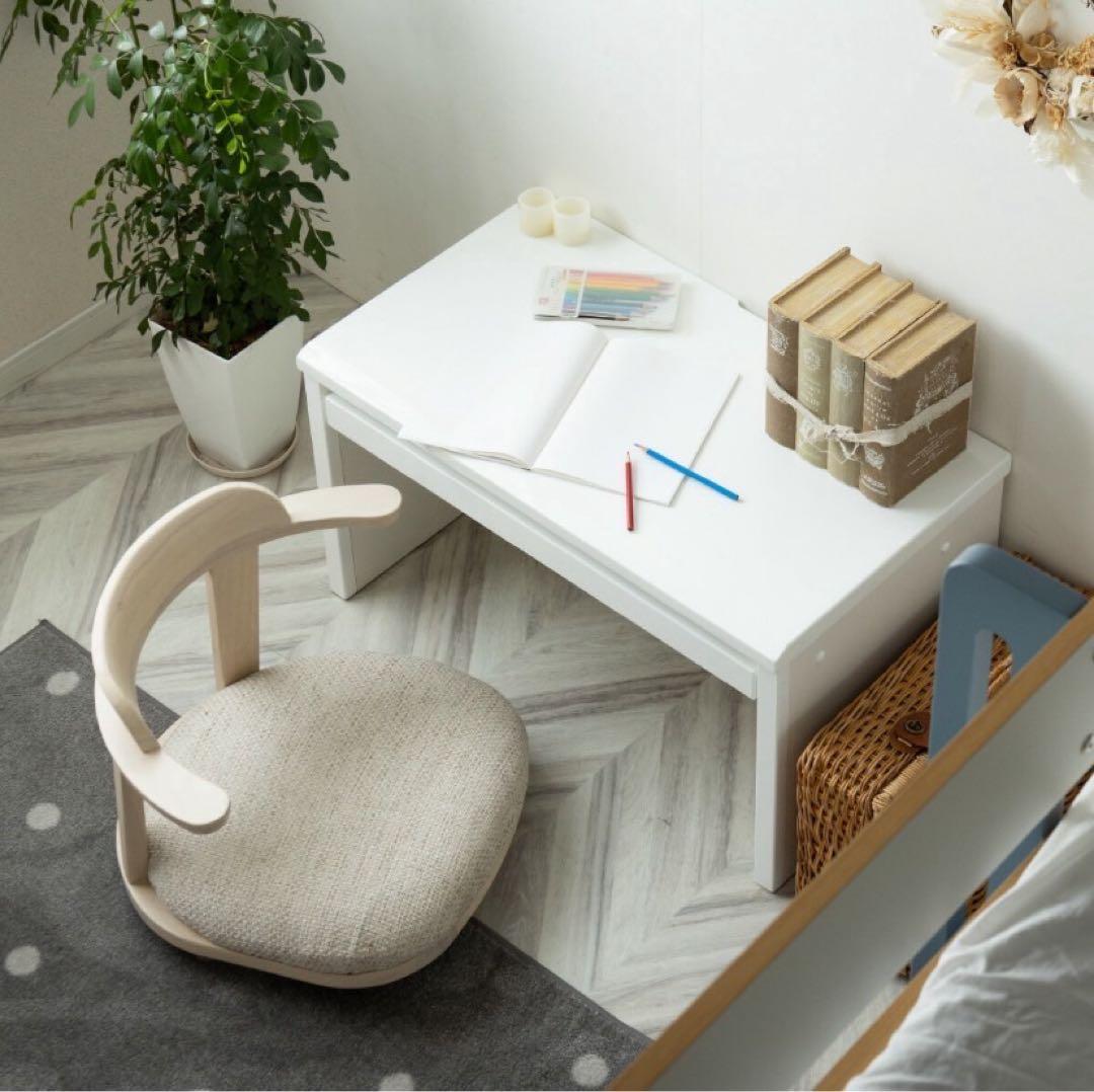 オシャレな回転座椅子　4脚　人気の白系