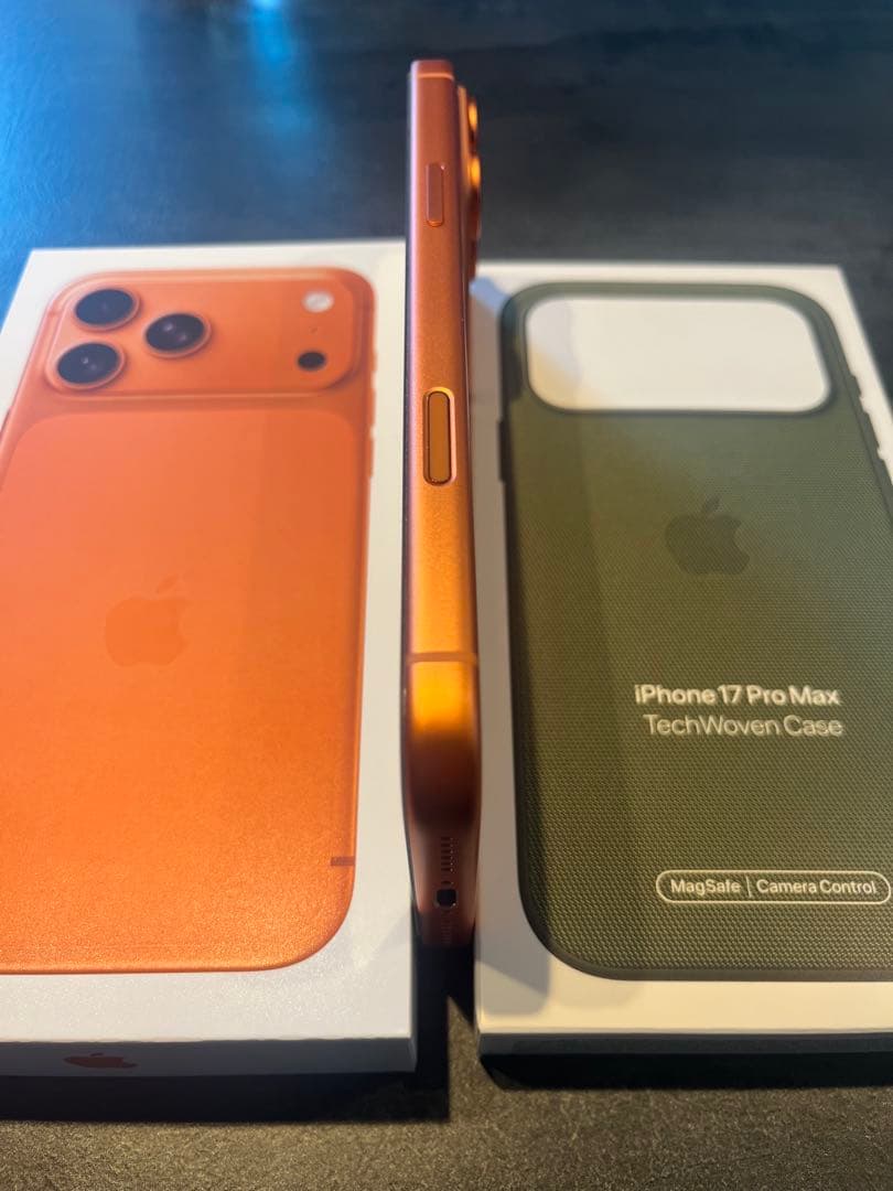 【極美品】iPhone17promax 1TB 保護フィルム 純正ケース付