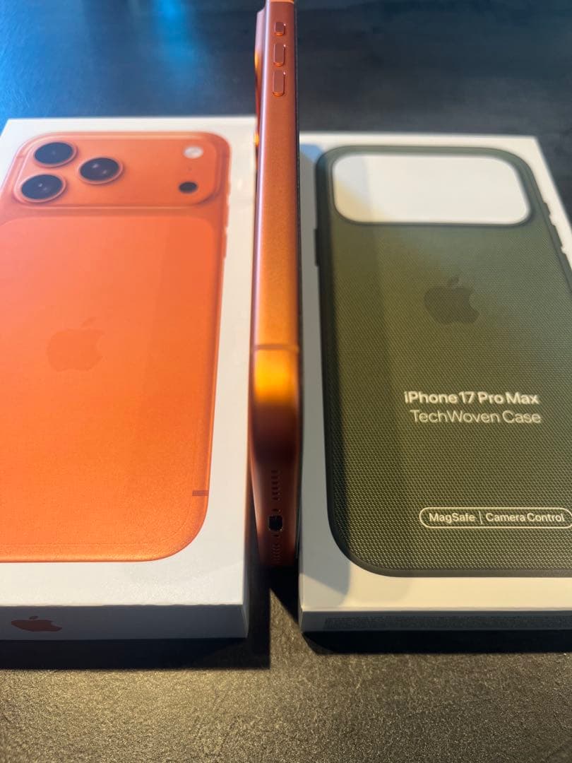 【極美品】iPhone17promax 1TB 保護フィルム 純正ケース付