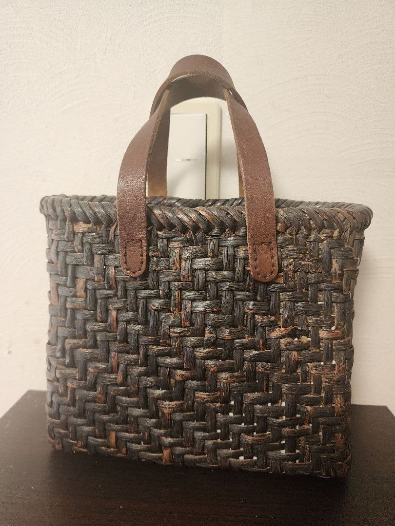 国産山葡萄　アンティークかごバッグ　手作り巾着付き　センソユニコ慈雨等