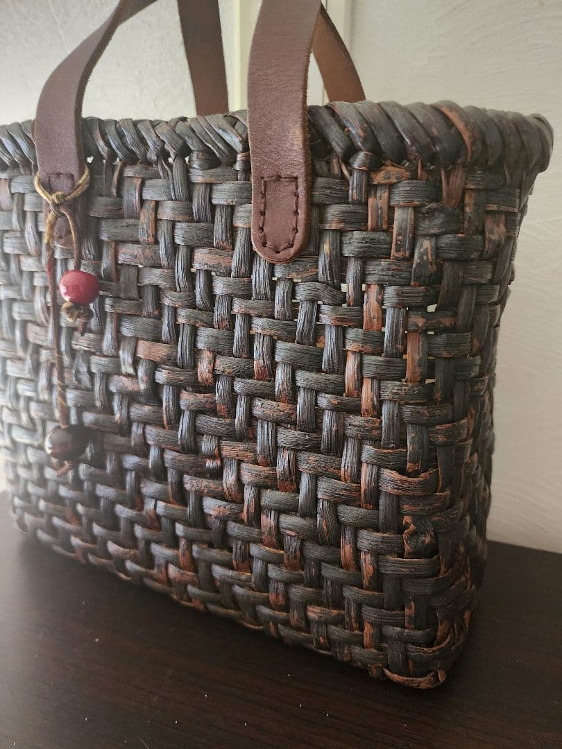 国産山葡萄　アンティークかごバッグ　手作り巾着付き　センソユニコ慈雨等