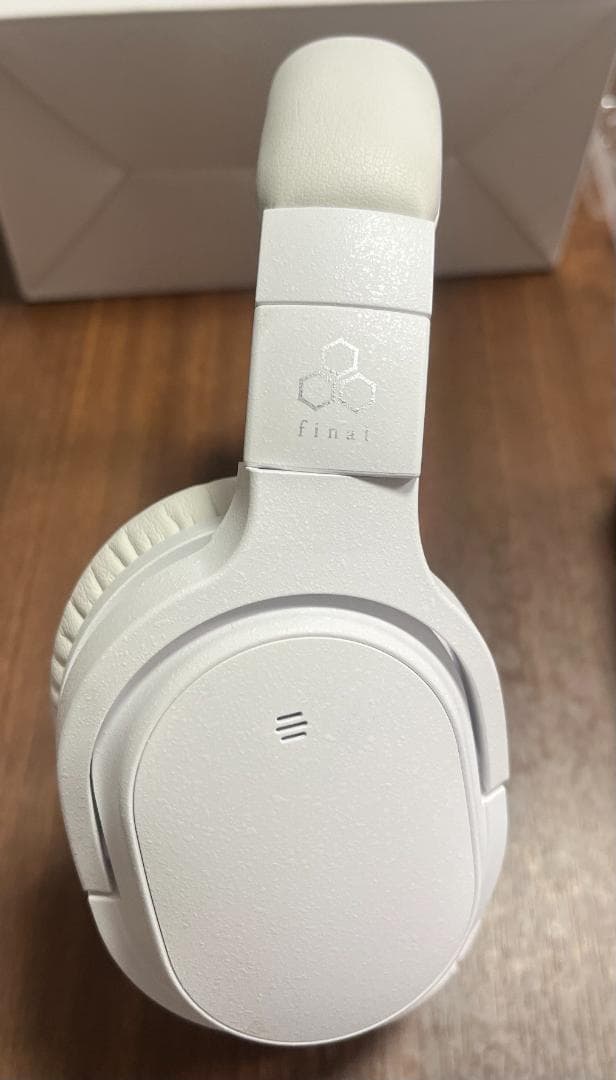 Final UX3000 White ヘッドフォン　白