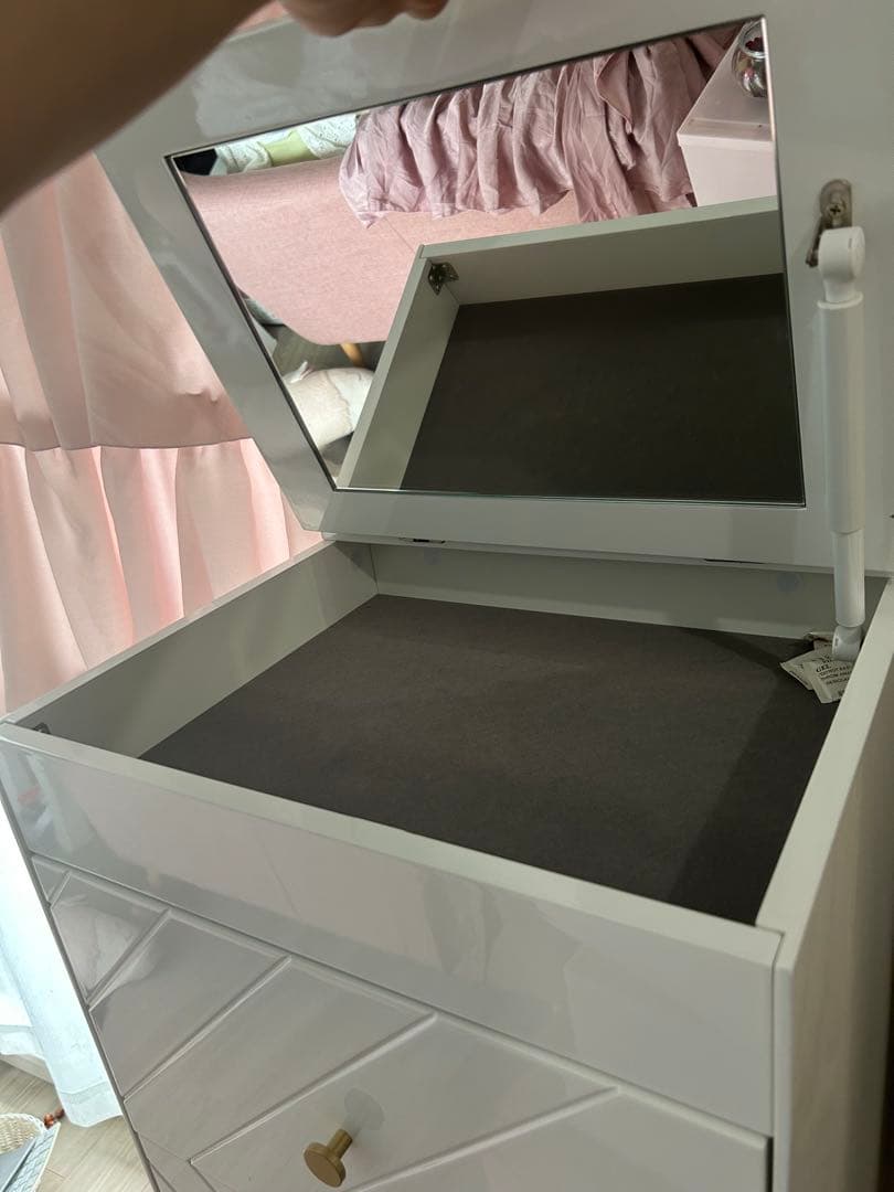 ホワイトドレッサー・鏡台 4引き出し付き　フランフラン