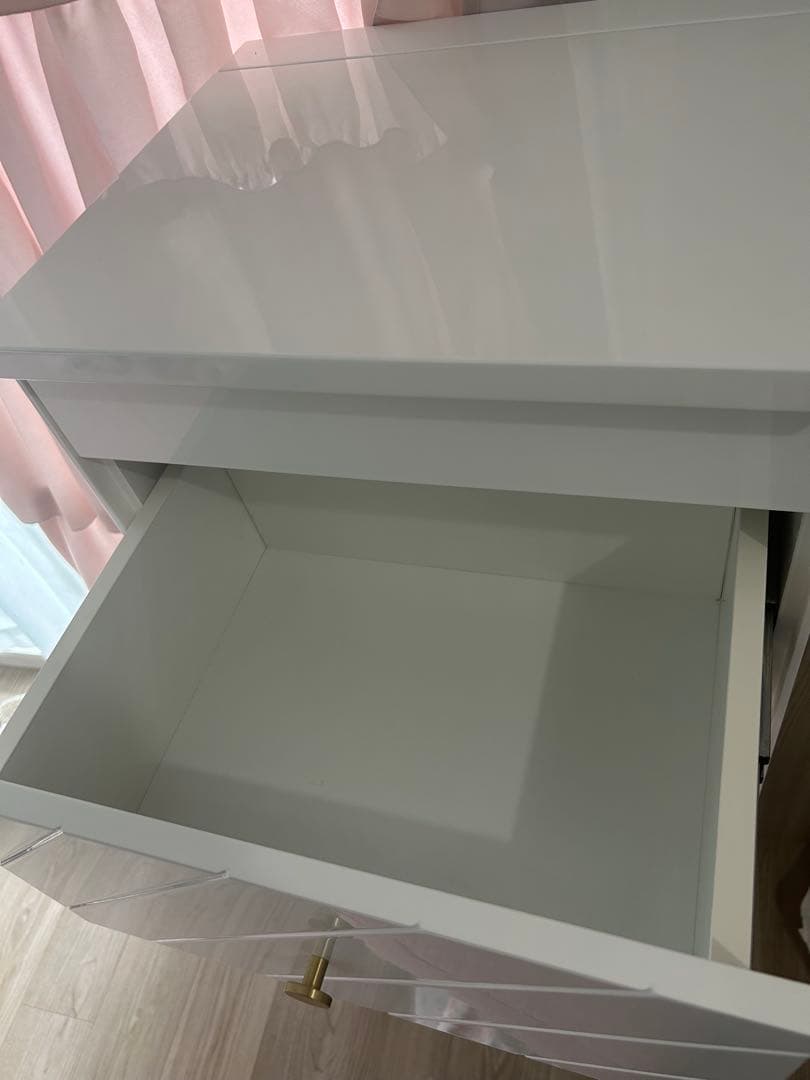 ホワイトドレッサー・鏡台 4引き出し付き　フランフラン