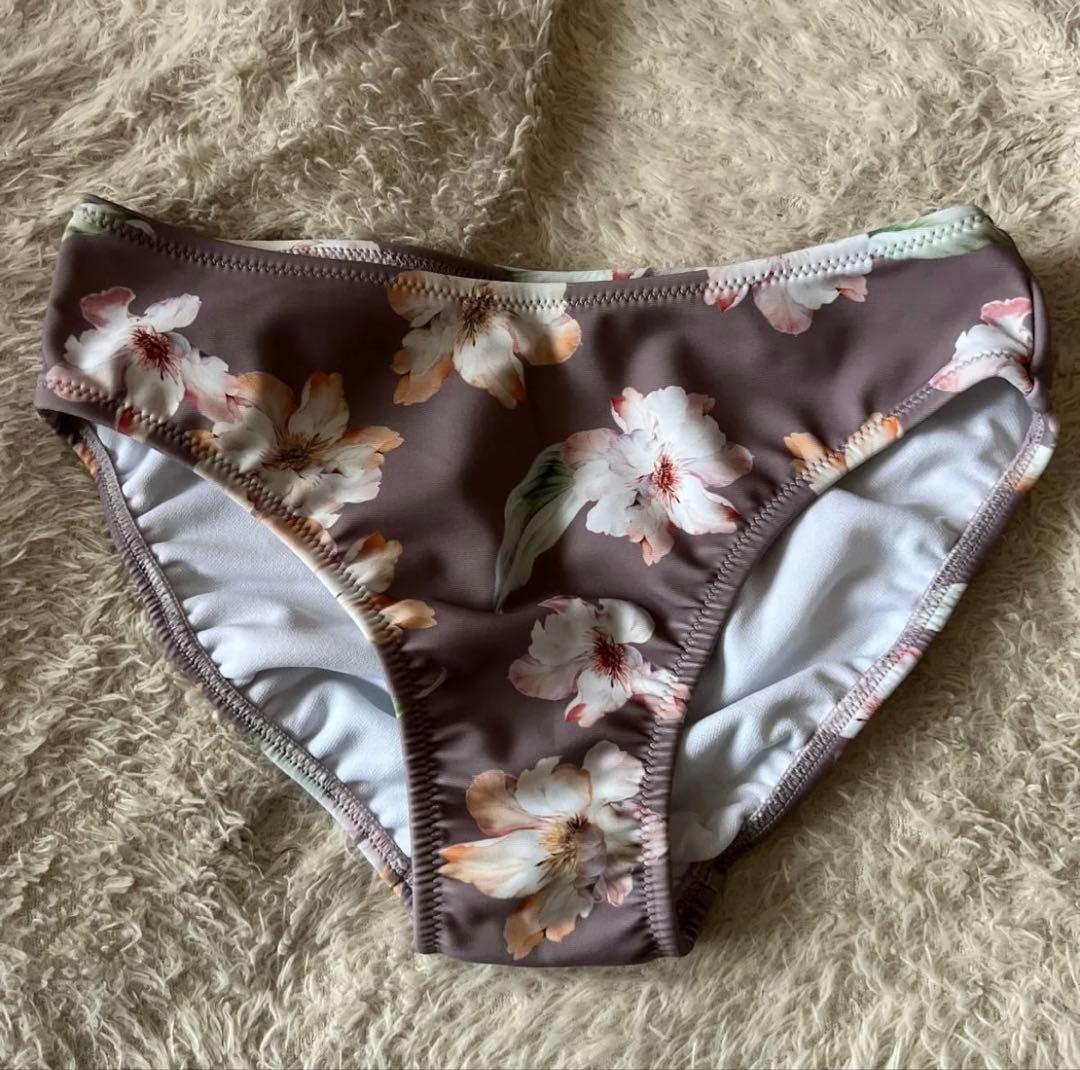 三愛リゾート　花柄　水着