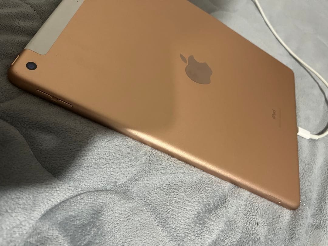 iPad 第7世代A2198ゴールド セルラーモデル本体