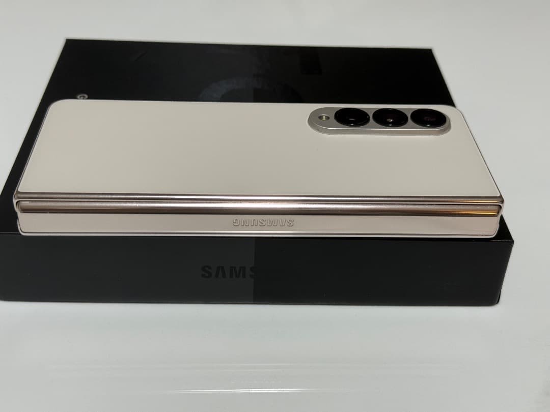 超美品 Galaxy Z Fold4 ベージュ 1TB A-51