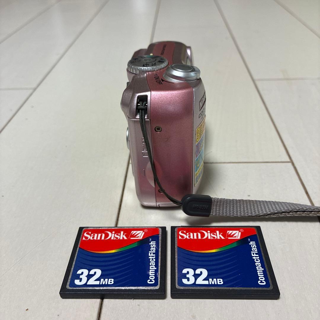 デジコンNikon COOLPIX 2100 メモリー2枚付き　完動品　送料込み