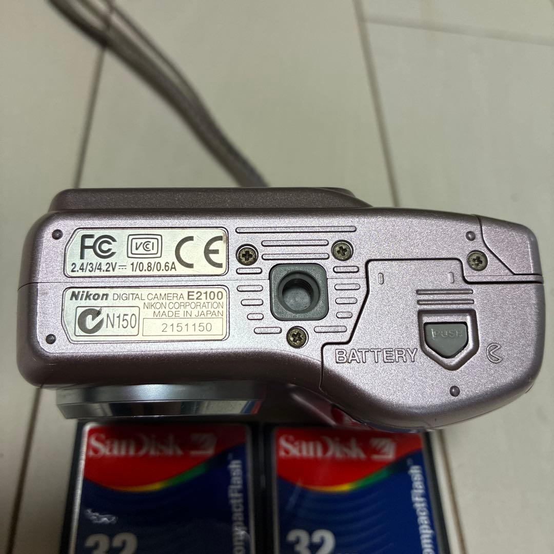 デジコンNikon COOLPIX 2100 メモリー2枚付き　完動品　送料込み