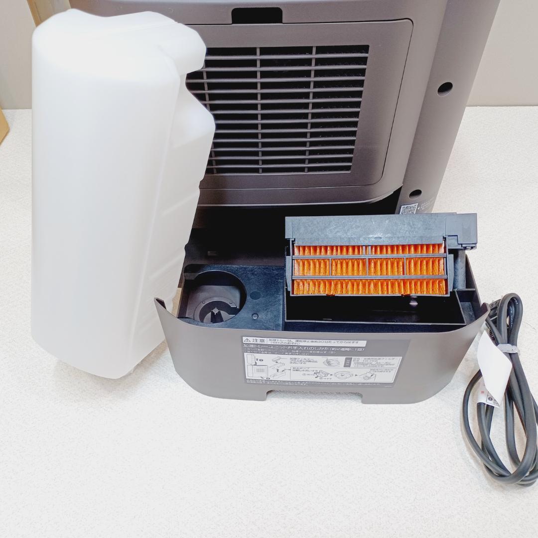 【D047】シャープ　加湿セラミックヒーター　HX-SK12-T　2024年製