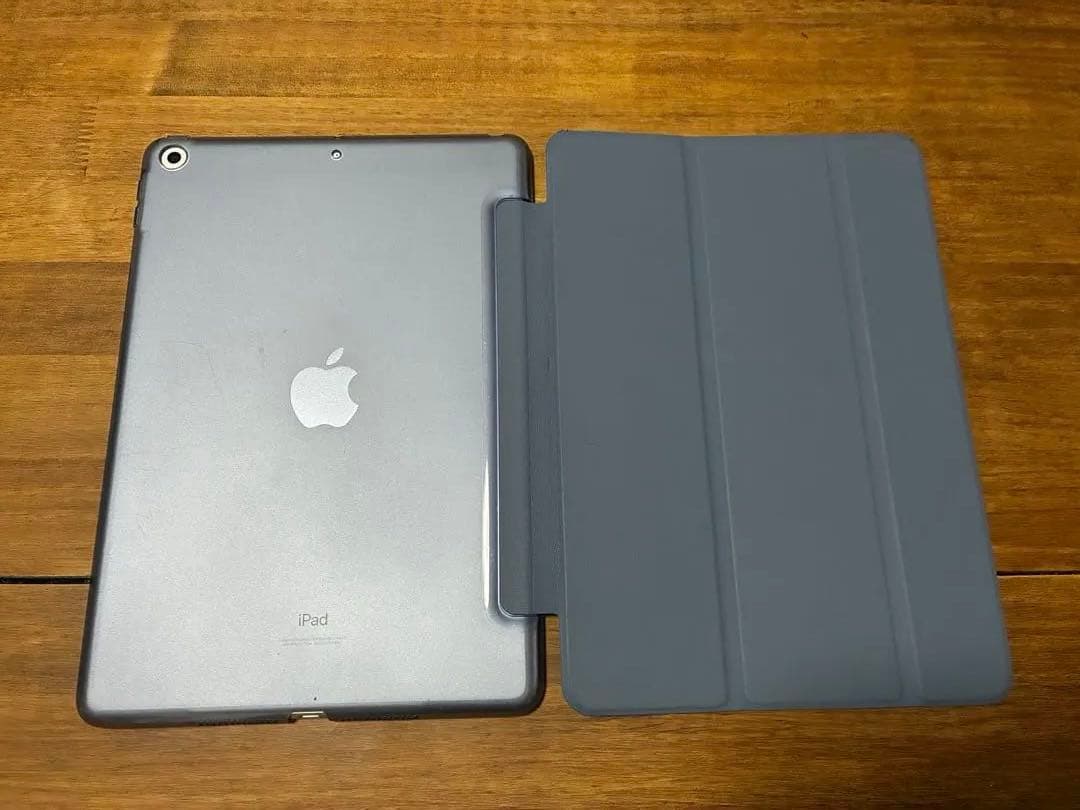 iPad 第9世代 64GB シルバー 本体 + スマートカバー