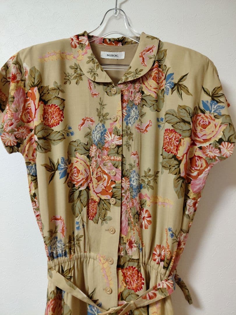 インゲボルグ　花柄ロングワンピース　半袖