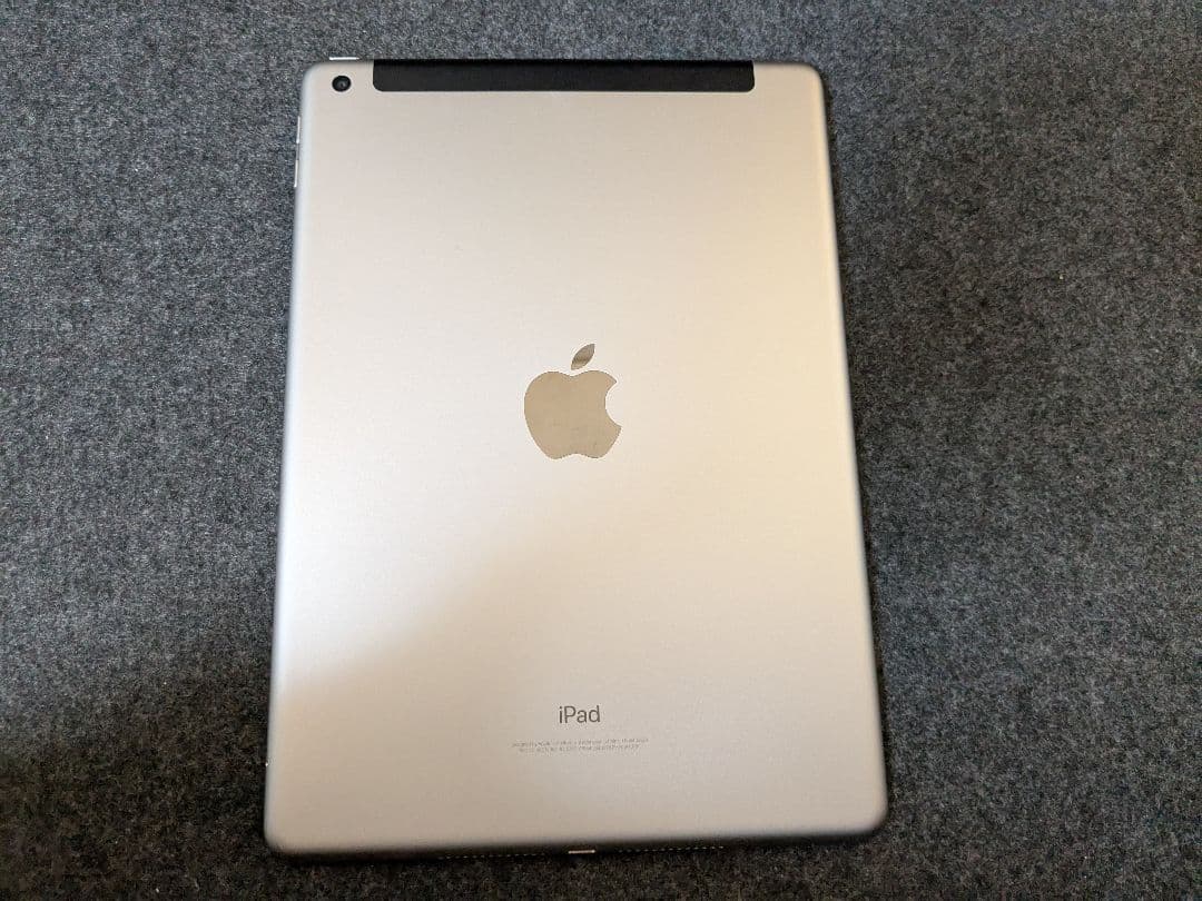 Apple iPad 第6世代 128GB スペースグレー