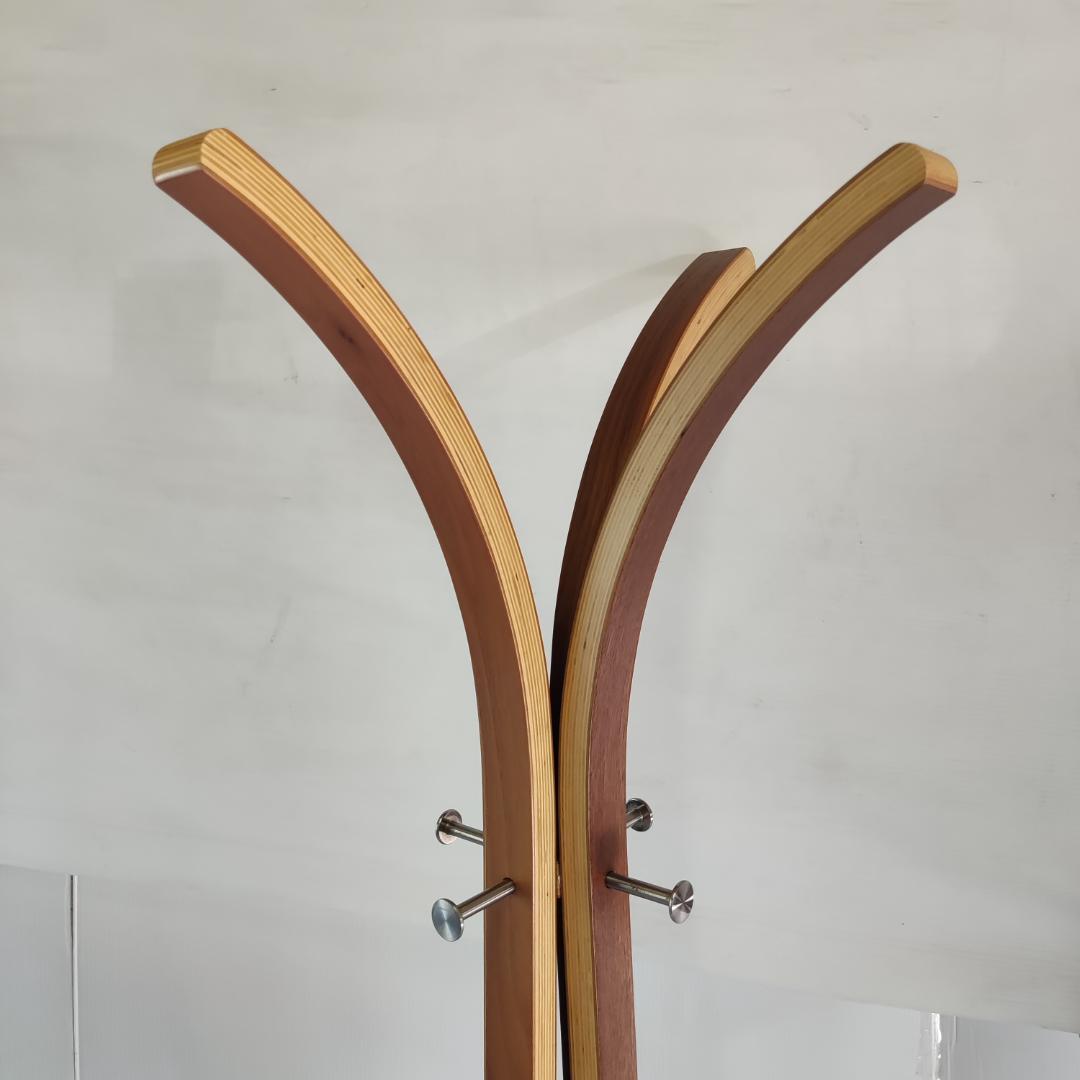 ACTUS取扱　プライウッドコートハンガー　4本脚