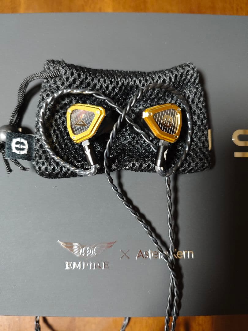 ほぼ未使用品 Astell&Kern　Empire Ears　Novus