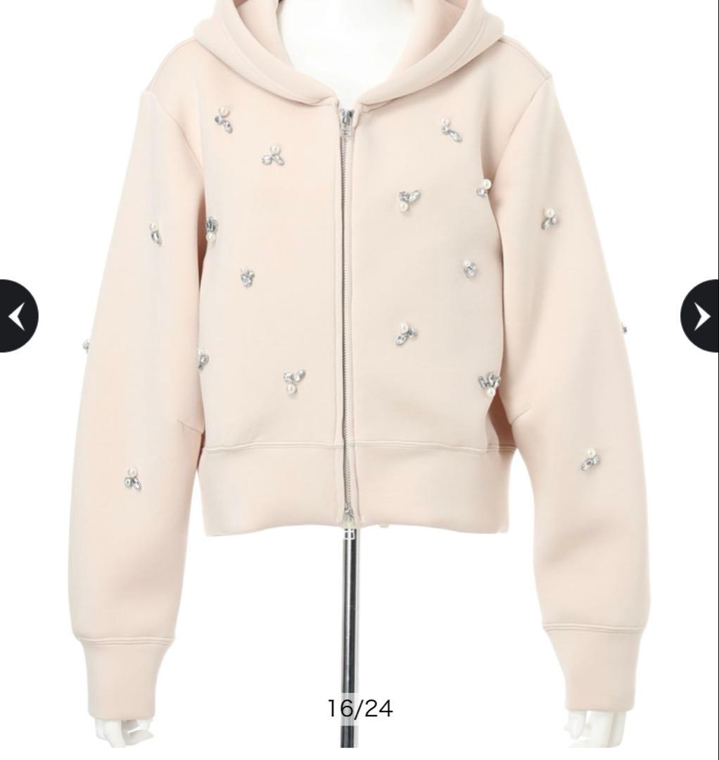 YUKI　アプワイザーリッシェ　キラキラビジューパーカー　ピンクベージュ