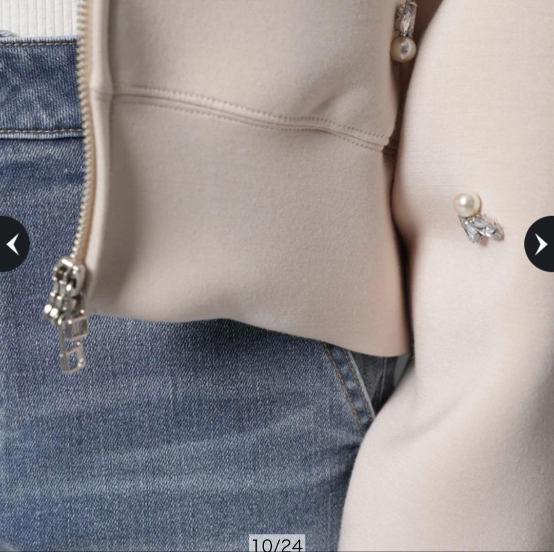 YUKI　アプワイザーリッシェ　キラキラビジューパーカー　ピンクベージュ