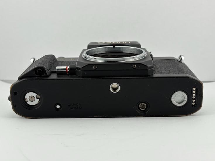 ★美品★キヤノンNEW F-1 アイレベル＋レンズ★シャッター全速、露出計OK★