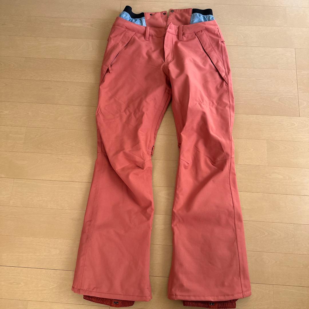 momoスノボウェア