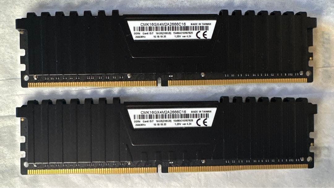 CORSAIR VENGEANCE LPX DDR4-2666 (8GB×2)
