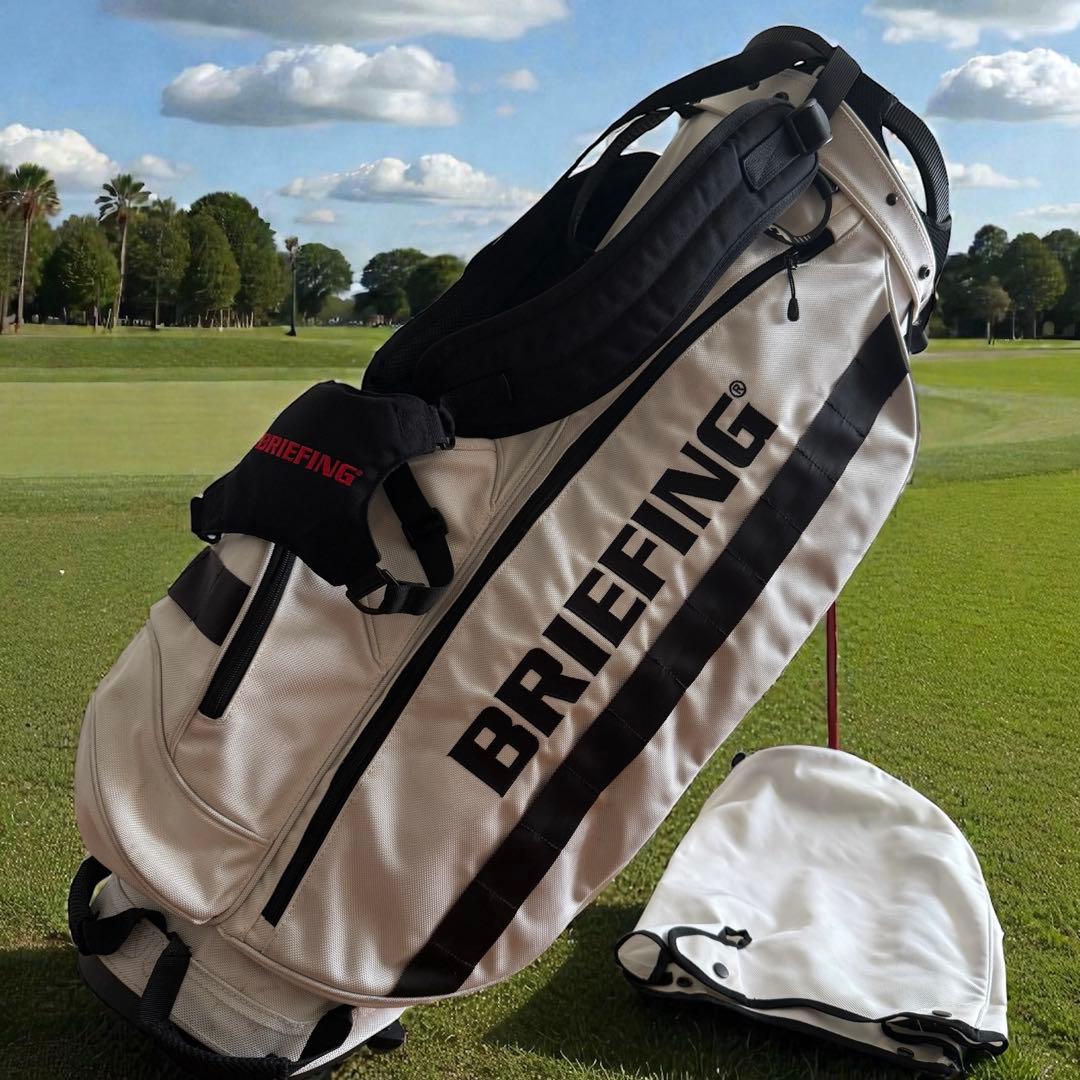 ビームスコラボ　ブリーフィング　キャディバッグ　軽量　白　黒　スタンド式　ゴルフ