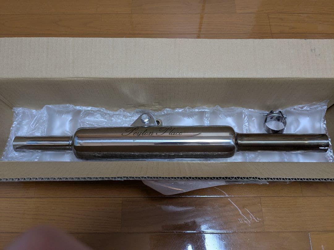 【umi】SR400 FI ペイトンプレイス スリップオンマフラー