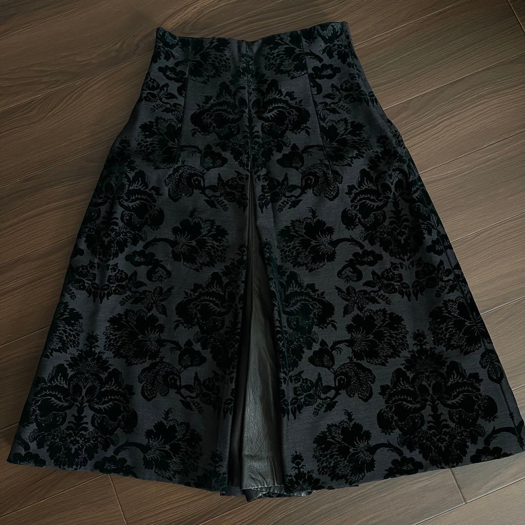 TOGA トーガ 総柄スカート キュロット レザースカート ダマスク柄