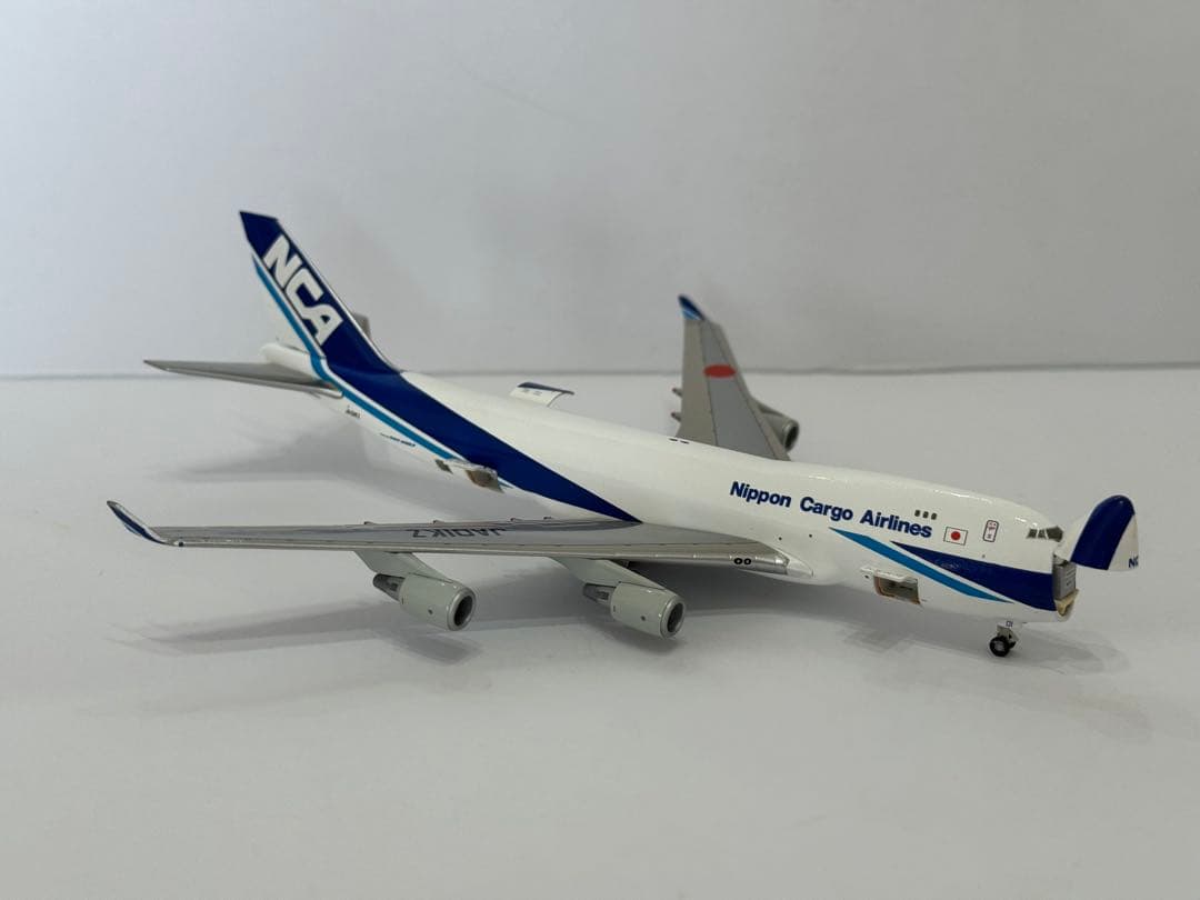 日本貨物航空 747-400F 成田空港ジオラマセット スケール1/400