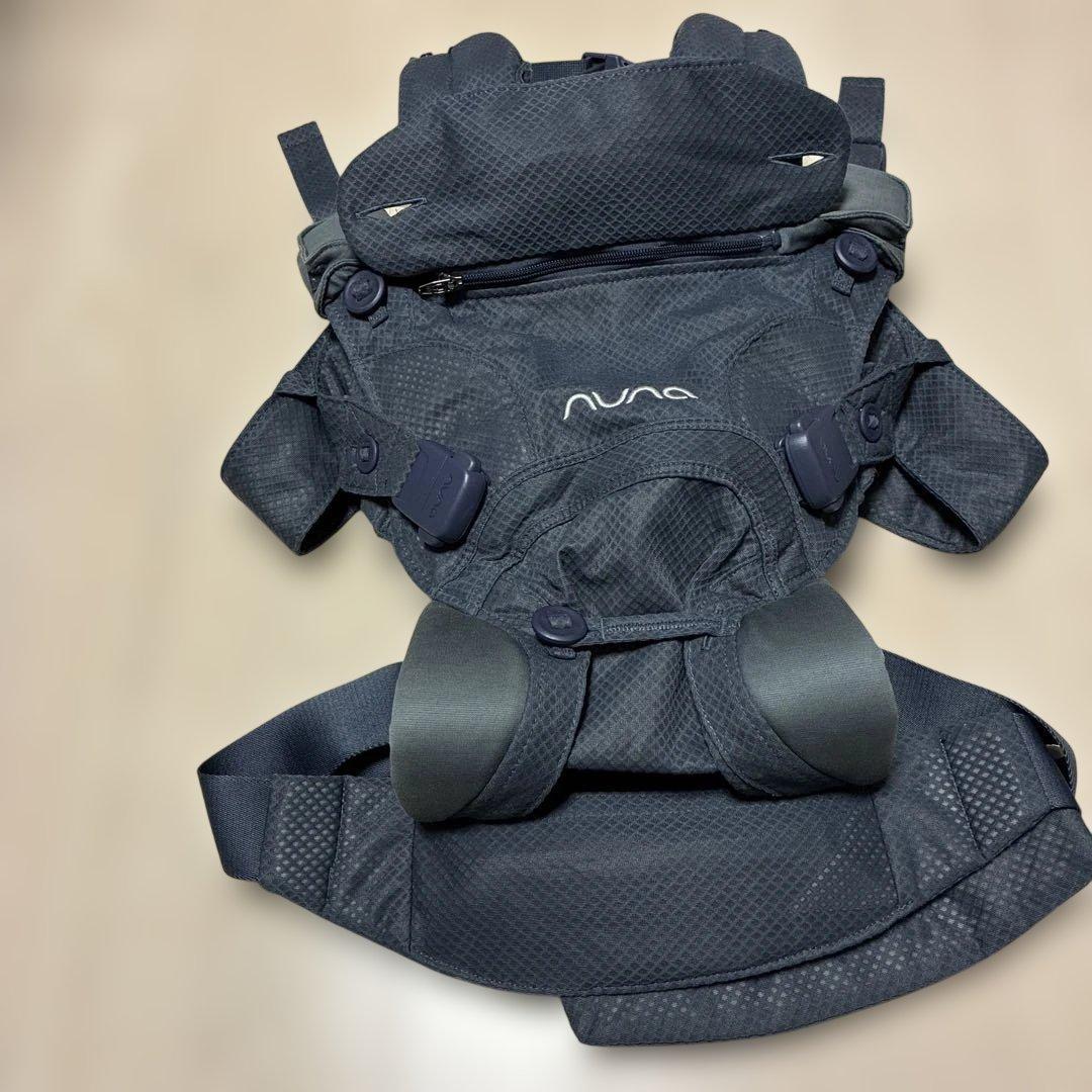 美品！NUNA ヌナ　カドルクリック　抱っこ抱っこひも　デニムカラー