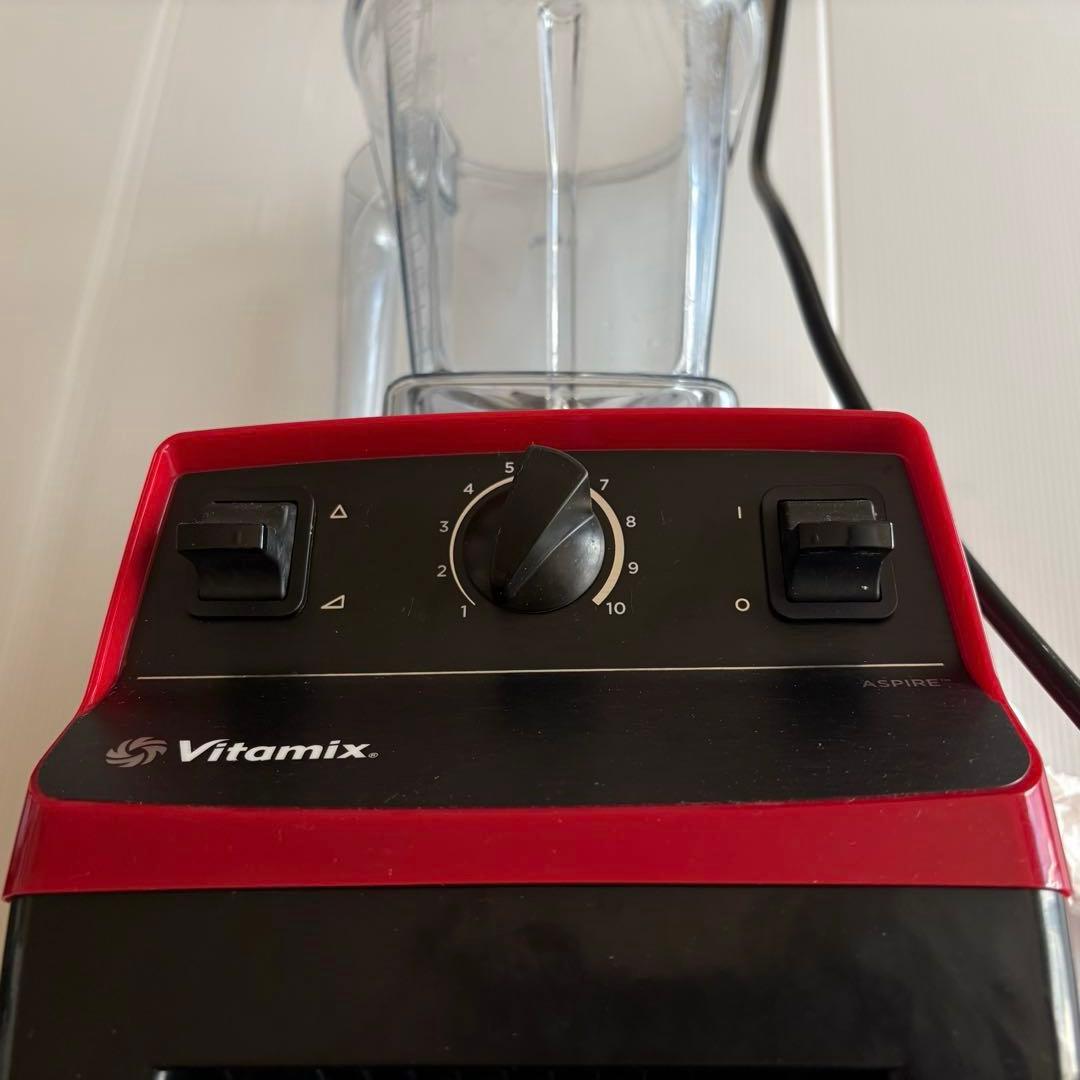 Vitamix バイタミックス 　[レッド] 　VM0111