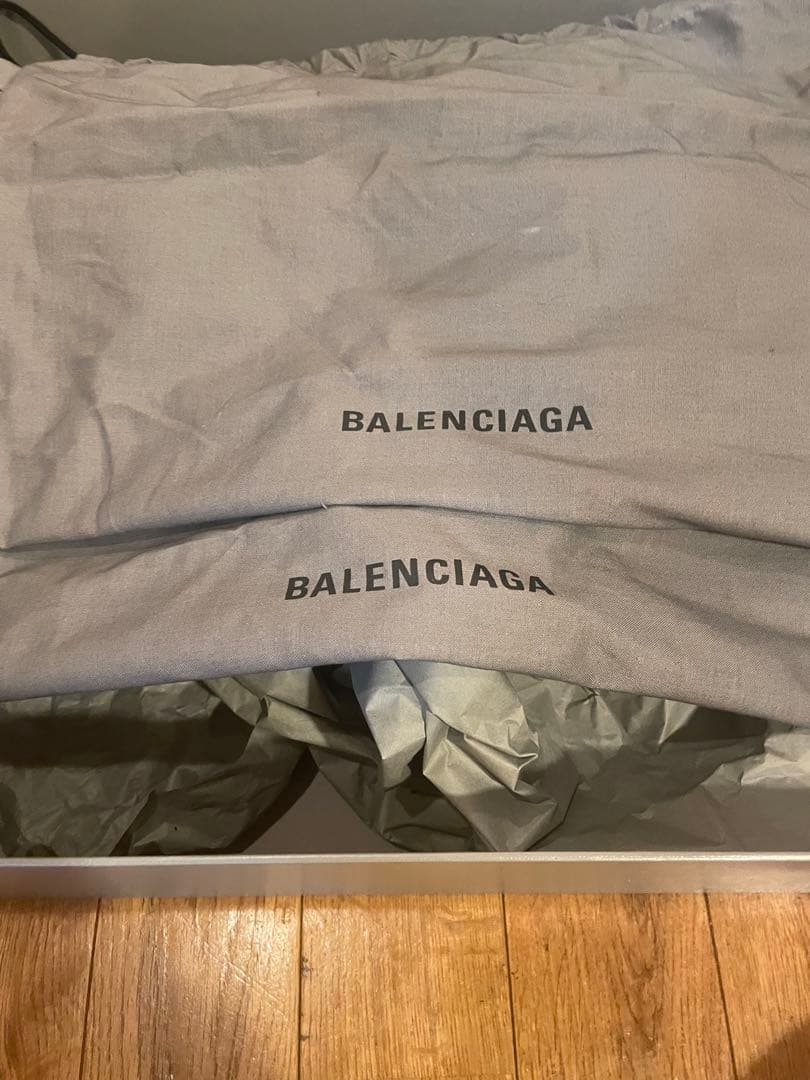 BALENCIAGA クロックス　ホワイト37