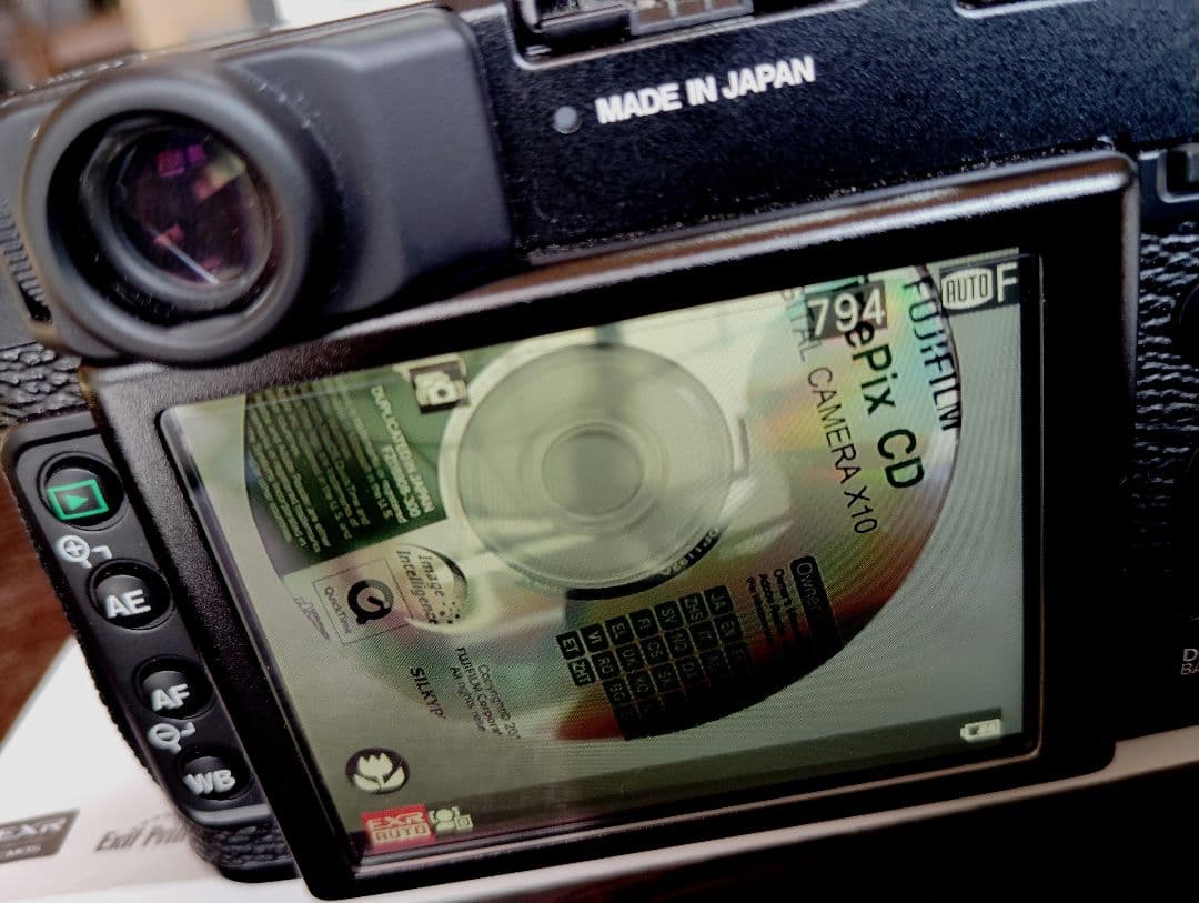 FUJIFILM　Ｘ10　高級コンパクトデジカメ　ＭＡＤＥＩＮ ＪＡＰＡＮ
