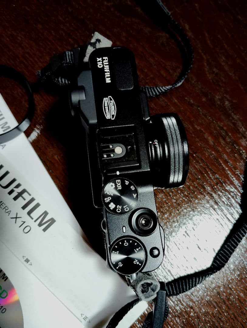 FUJIFILM　Ｘ10　高級コンパクトデジカメ　ＭＡＤＥＩＮ ＪＡＰＡＮ